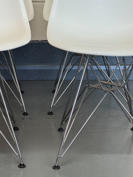 Set of 4 Vitra Eames DSR ‘Eiffel’ Chairs by Charles & Ray Eames