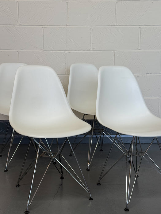 Set of 4 Vitra Eames DSR ‘Eiffel’ Chairs by Charles & Ray Eames
