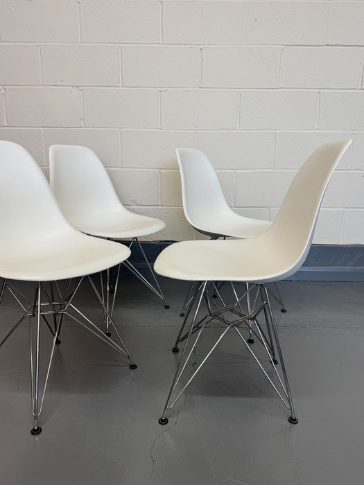 Set of 4 Vitra Eames DSR ‘Eiffel’ Chairs by Charles & Ray Eames