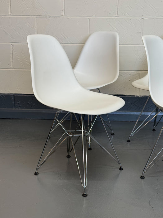 Set of 4 Vitra Eames DSR ‘Eiffel’ Chairs by Charles & Ray Eames