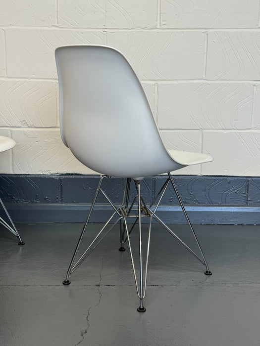 Set of 4 Vitra Eames DSR ‘Eiffel’ Chairs by Charles & Ray Eames